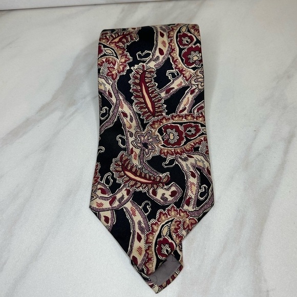 Christian Dior 100% silk necktie - Picture 1 of 3